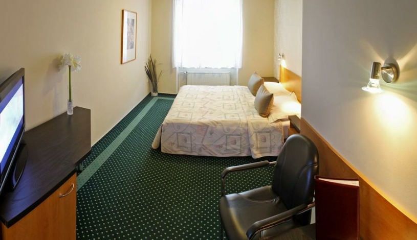 Hotel POD VĚŽÍ  Hradec Králové - Dvoulůžkový